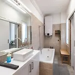 Lejlighed Andrassy Elegance 2bd Hideaway Budapest