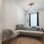 Andrassy Elegance 2bd Hideaway Budapest