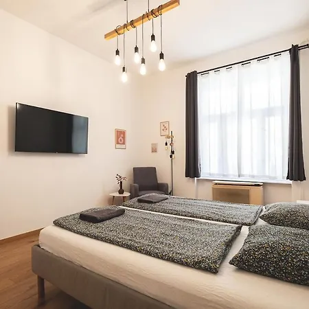 Andrassy Elegance 2bd Hideaway