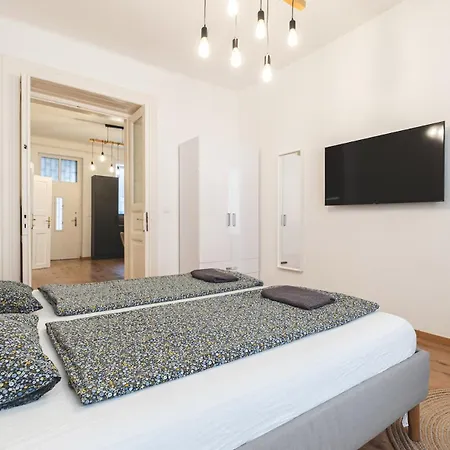 Andrassy Elegance 2bd Hideaway ブダペスト