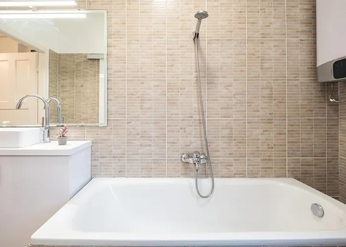 Andrassy Elegance 2bd Hideaway * Budapest