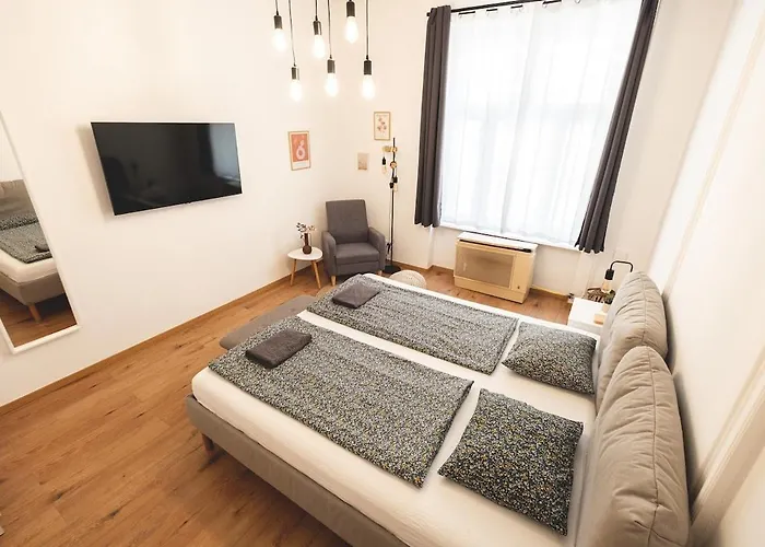 Apartment Andrassy Elegance 2bd Hideaway