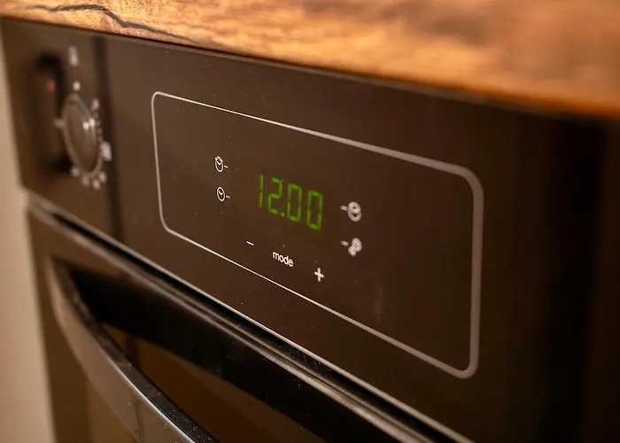 Apartment Andrassy Elegance 2bd Hideaway *