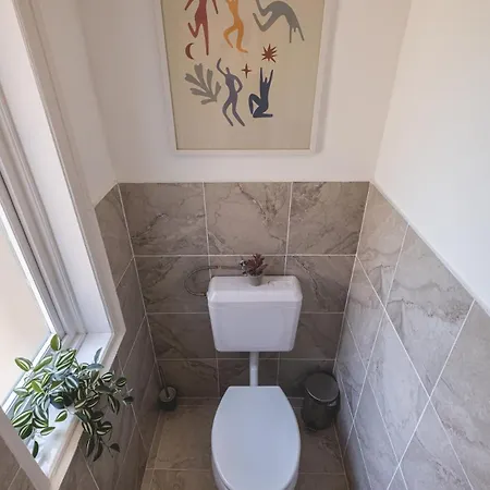 Andrassy Elegance 2bd Hideaway * 布达佩斯