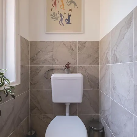 Andrassy Elegance 2bd Hideaway Lägenhet *