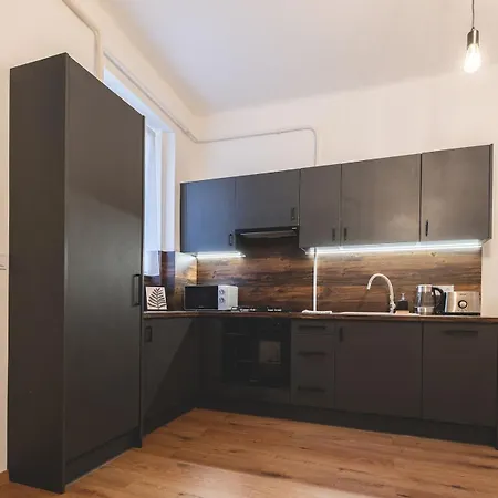 Andrassy Elegance 2bd Hideaway