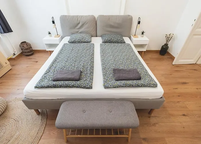 Andrassy Elegance 2bd Hideaway * Budapest