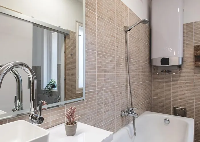 Andrassy Elegance 2bd Hideaway Appartement