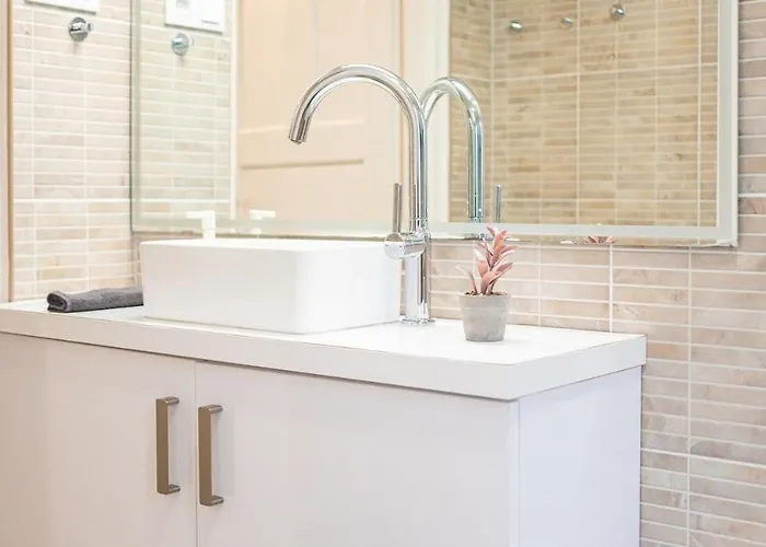 Andrassy Elegance 2bd Hideaway Appartement