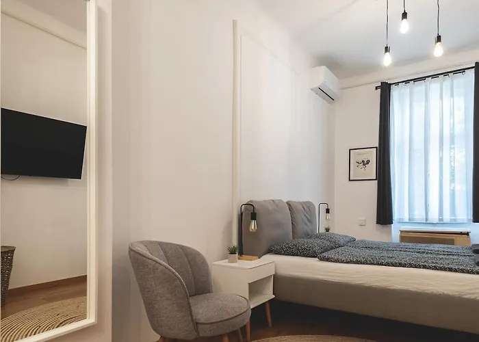 Andrassy Elegance 2bd Hideaway Appartement